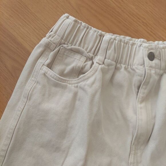 H&M Beige Denim High Waist Cropped Tapered Jeans Elastic Waist Sz 8 - Picture 2 of 10